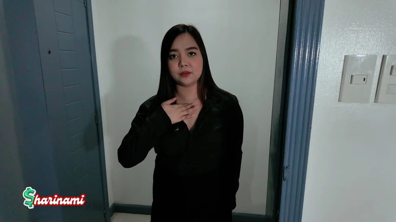 AsianSharinami: Hotel Waitress Delivers More Than Just Room Service