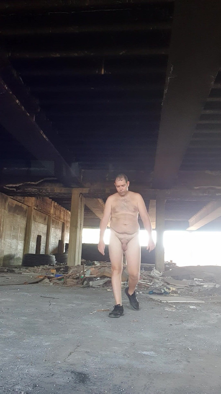 Mirko2589: All Naked in a Square