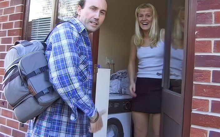 Real Sex Pass: Тінки блондинки з маленькими цицьками, перша в історії оголена фотосесія