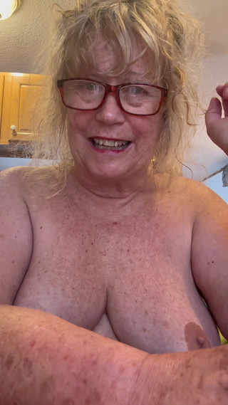 Big Ass 4 U: Візьми цю барабанщику і наповни свою бабусю