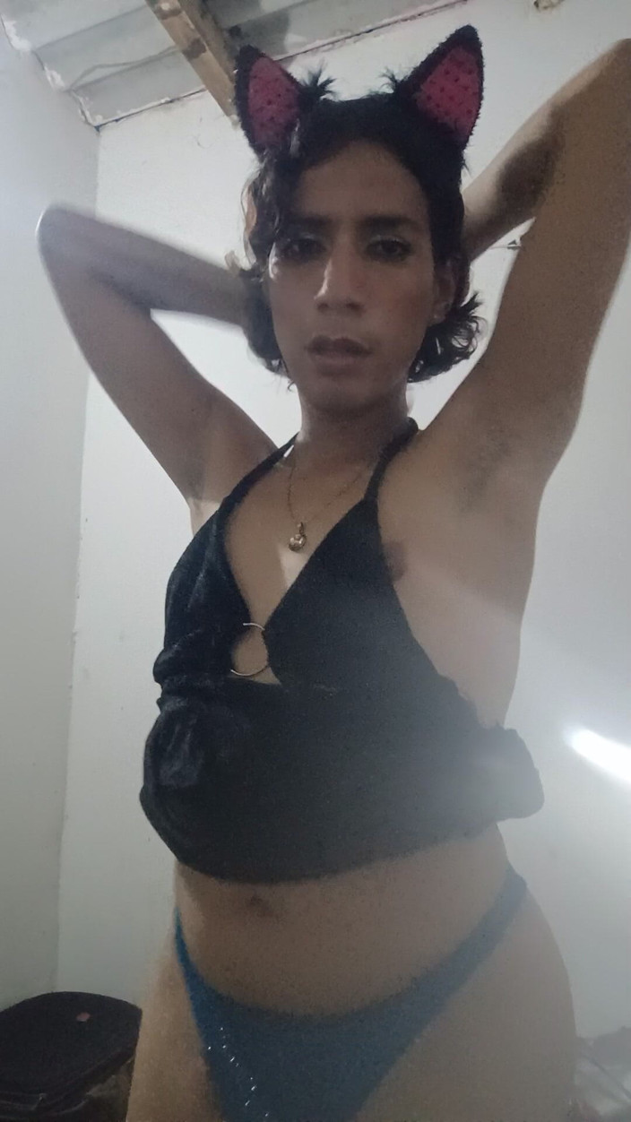Femboy from Colombia: Ests Chica Con Este Baile Sexy Lindo