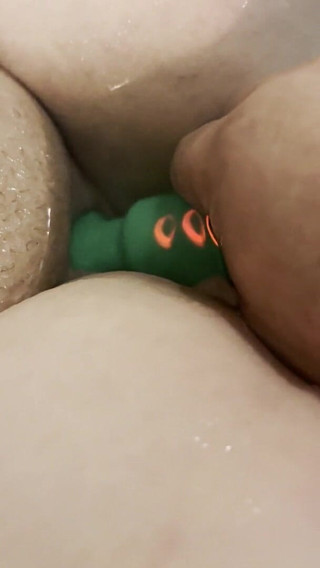 Ccox: Bath time play!