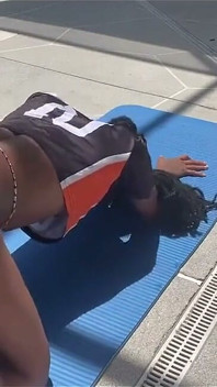 Ebony Thot je ošukaná pro Team Spot