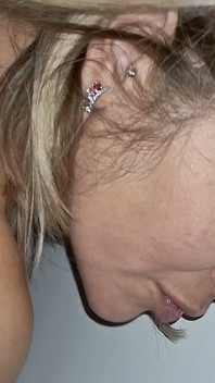 J’ai rencontré un ami au club échangiste et dans la cabane il m’a baisée et a joui dans ma bouche