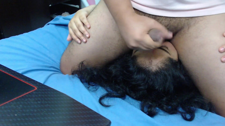 Jsexycouple17: Una vera moglie stringe sempre il latte di suo marito...