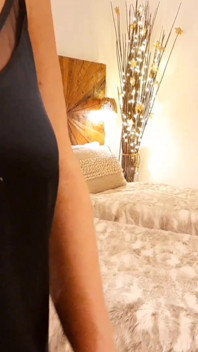 스타킹을 입은 섹스를 즐기는 아마추어 미시 마누라 Selena