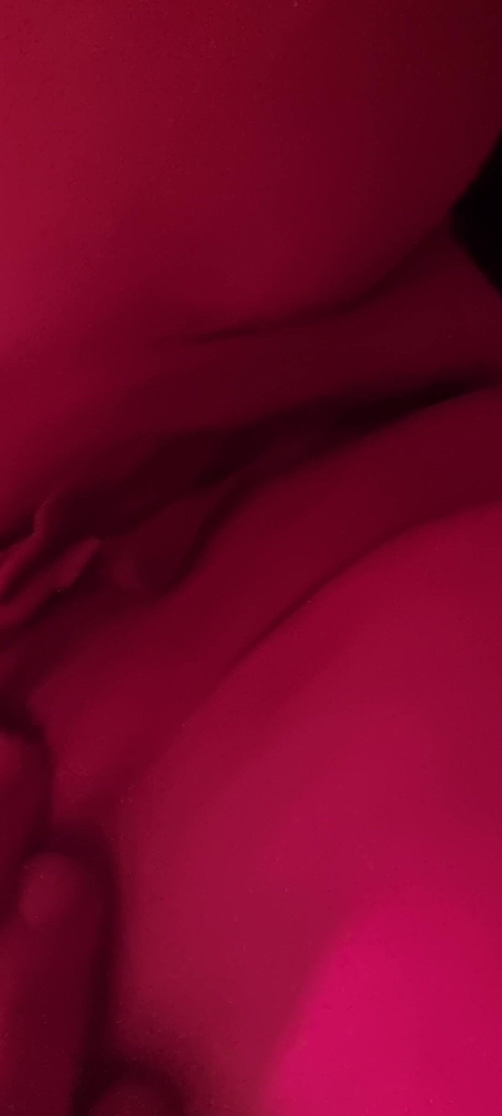 R b hubby: 老师人妻对荣耀洞欲罢不能