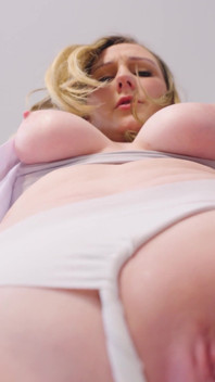 Une Esclave Aux Pieds Me Lèche Les Orteils Et La Chatte - Clara Dee, POV, Léchage De Pieds, Jeu De Rôle Femdom