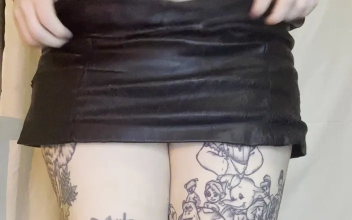 Bigtiddygoth: Halloween Tease