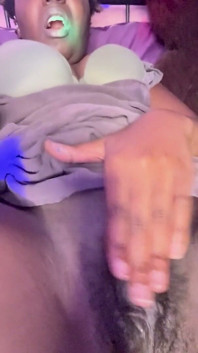 Alliyah Alecia cremoso coño negro - solo dedeándose, solo twerk, masturbación en solitario