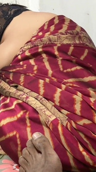 Bhabhi India cantik yang baru berkahwin berkongkek romantis panas dan suara Hindi