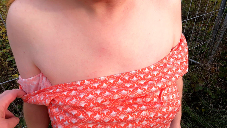 Bouncy Tits Action: Šťastné fackování koz v přírodě