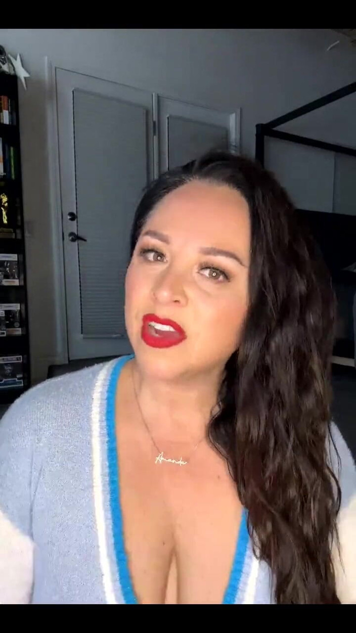 Amanda Thickk: Ahoj světe