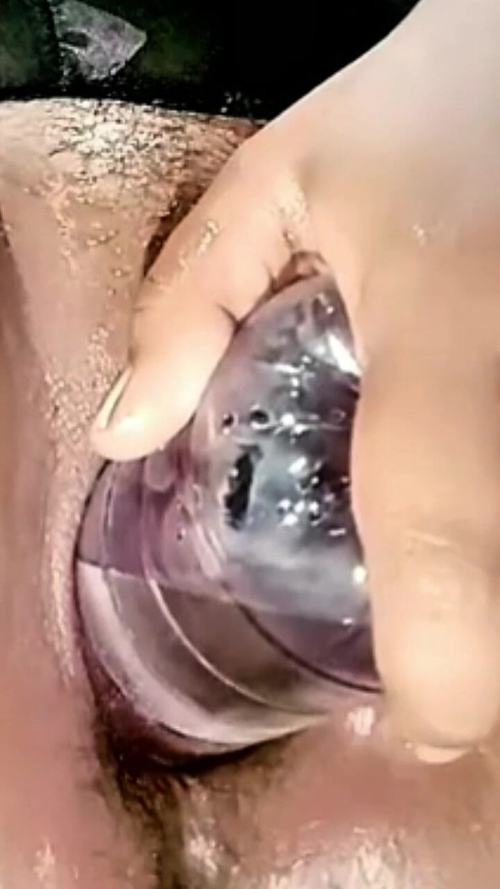 Novita_gemoy: Granie w cipkę z butelką