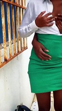 Quickie- Pelajar comel seks luar berkongkek di belakang asrama