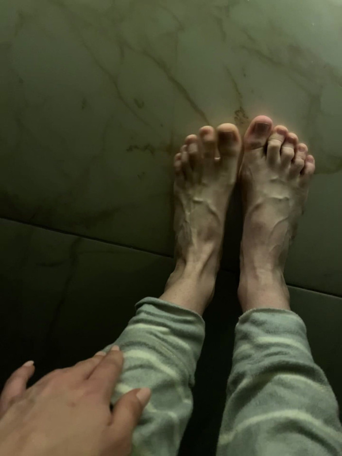Princess Aisha: Tellement de veines gonflées sur les pieds