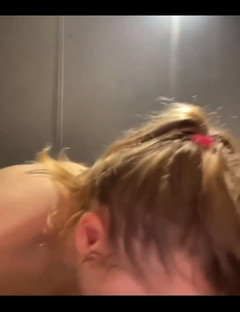 JuiceLussie: Подвійне проникнення на публіці