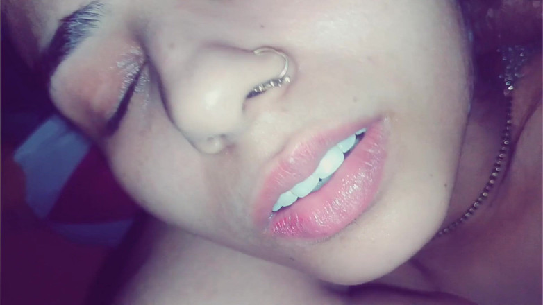 Hot Sis: Nadržená Latika Tvrdý sex s velkým ptákem