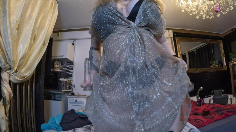 Queen_of_BDSM: 내가 부츠 힐을 신고 어떻게 벗었는지 보세요!