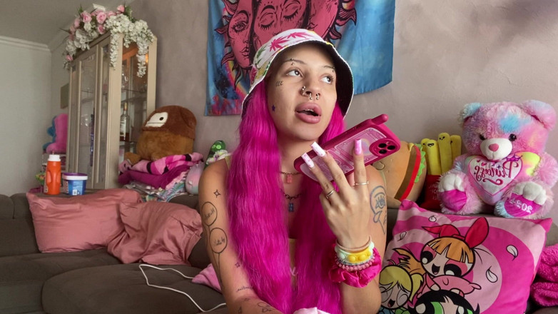 Nali Marie: POV-vaping, während ich meinen cuck-freund anrufe, erzähl dir, ich betrüge...