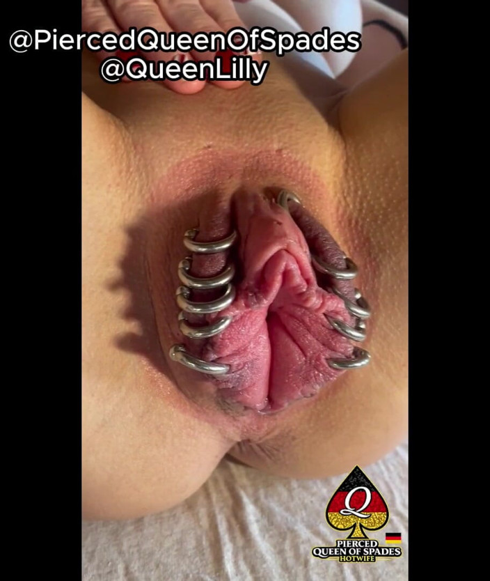 PiercedQueenOfSpades: Buceta perfurada da bomba! Cena rountina diária 1