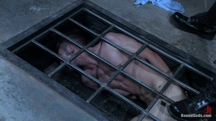 भेड़िया की तरह भूखी