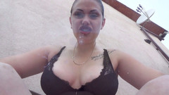 Goddess Misha Goldy: 从玻璃杯中吞下 2 个啪！Eat & mouth & lip & 舌头恋物癖！