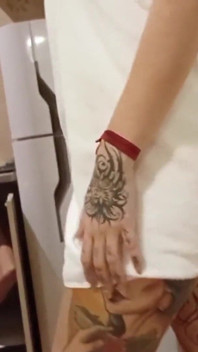 Vou Consertar a Bagunça De Uma Garota Gótica Tatuada.