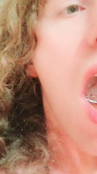 Shemale Piss in Own Mouth