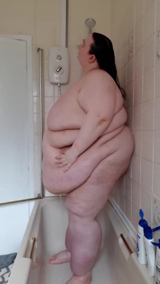 SSBBWLadyBrads: Goyangan mandi dari teman ssbbwmu