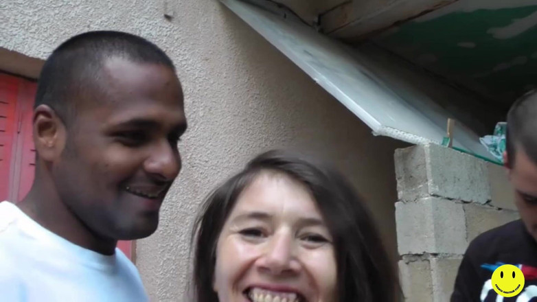 French Amateur Porn: Cagna matura viene tutti i buchi scopati da tre ragazzi...