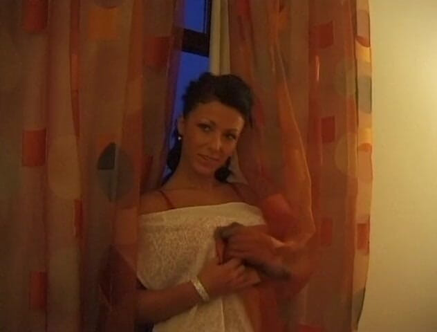 Flash Model Amateurs: Fotografowanie z oszałamiającą brunetką
