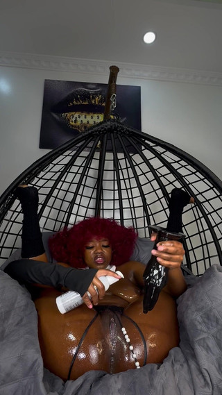 SEXXY-DAISY: Futaiul cu vibratorul cu pumnul va fi cu siguranță sfârșitul...