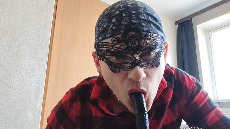 Valentine Tiger: Masturbovala, sála a vychutnávala si sperma