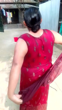 Village Girl's Bathing Video