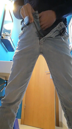 Rafael Torreano: Sexy táta přistižen při chcaní