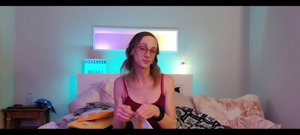 Shannon Rogue: Un altro piccolo video divertente di unboxing