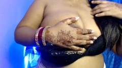 HotGirl21: खुद का सेक्स करने के लिए देसी अकेली लड़की अपने मुंह में उंगली लेती है और लंड चुसाई करती है और अपने स्तन दबाती है।