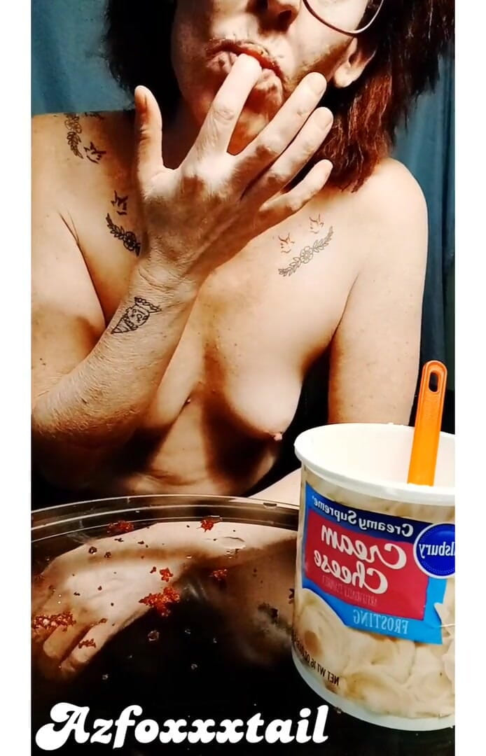AzFoxxxTailPhelicia: Foodplay-cupcake-full