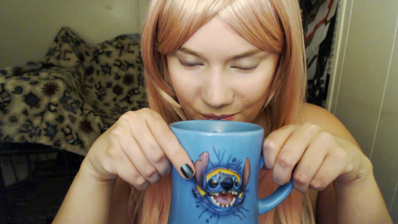 Scarlet Vixen: Game Night - Mug Chug e Burping! (wmv)