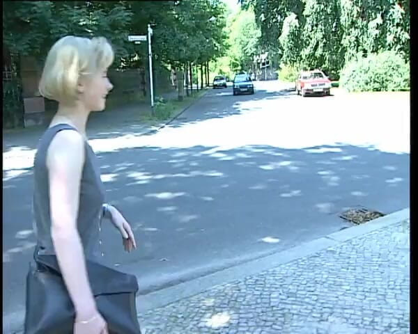 YOUR FIRST PORN: Jessy Fingert Bis Zum Happy End - Jessy Prsty, dokud nemá šťastný...