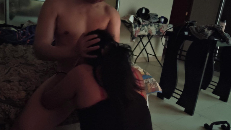 Moo DBOXXX: 再次和我的岳母，我渴望做爱，同意吮吸我的鸡巴！她是一个婊子