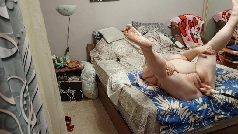 Zona901: Seks makinesi üvey annenin sulu amını sikiyor