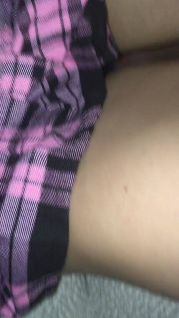 Sexee Nyung1: O femeie excitată își arată pizda