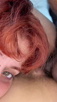 Sexy orgie se 3 muži šukají 2 velmi sexy bisexuální dívky