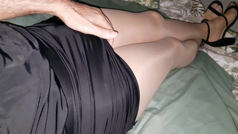 Dani Leg: Dan 팬티 스타킹에 사정하는 Dani 다리 분수