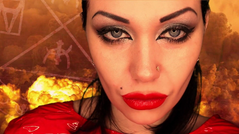Goddess Misha Goldy: Inside of a Devil! Devour Fetish!