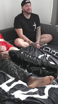Rogacz - Cuckchair 3 Jayplayhard i Realredbunny Hotwife sprawia, że BBC Bull spust dwa razy z blowjob i cum pluć