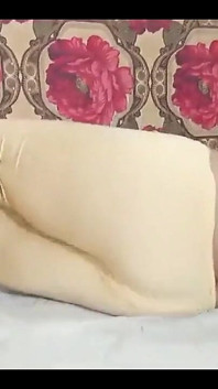 Teman wanita panas menari bersendirian