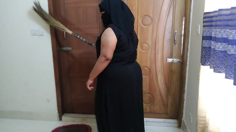 Aria Mia: Fucking a Beautiful Maid in Saudi Arabia part-3